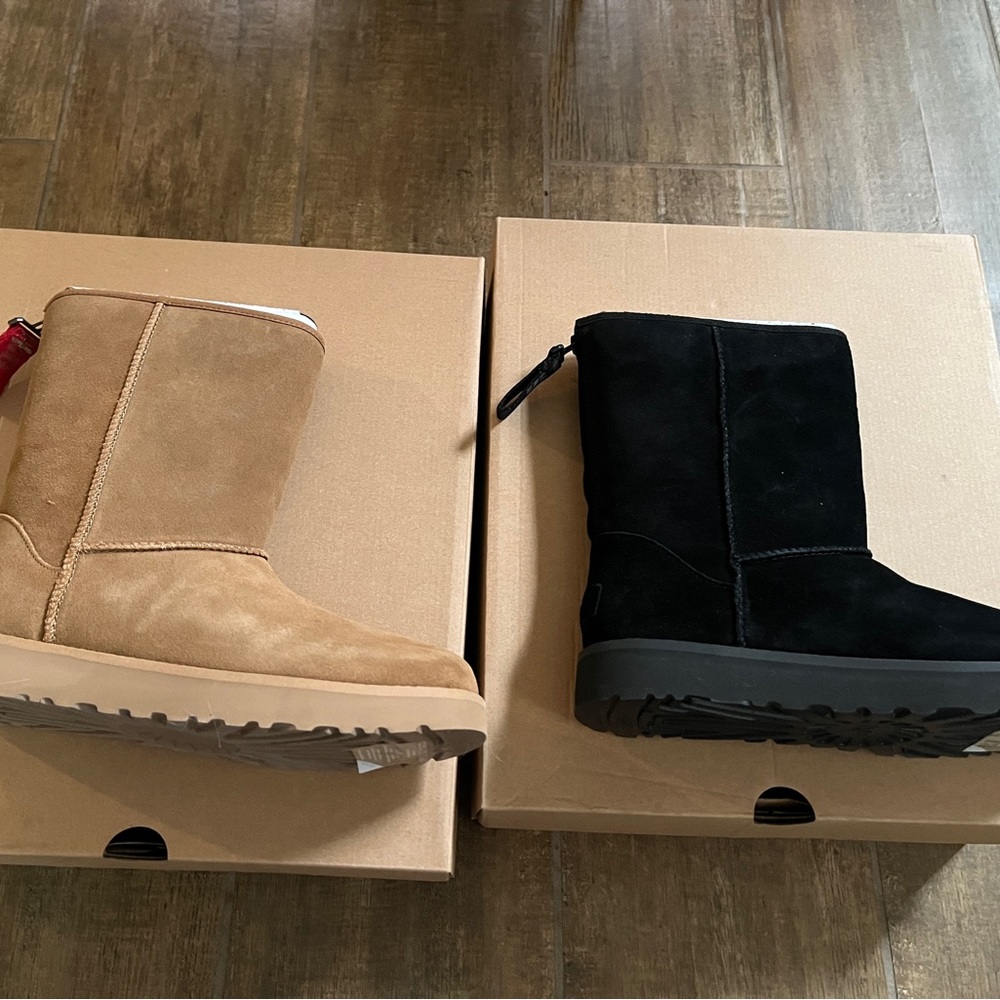 UGGS Classic Logo Short Boots